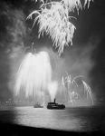 Click image for larger version. 

Name:	1951-firework-display.jpg 
Views:	230 
Size:	81.5 KB 
ID:	27485
