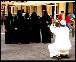 Click image for larger version. 

Name:	Saudi women photographed.jpg 
Views:	334 
Size:	30.9 KB 
ID:	12623