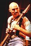 Click image for larger version. 

Name:	950_Tony_Levin_1982.jpg 
Views:	502 
Size:	26.1 KB 
ID:	23557