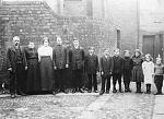 Click image for larger version. 

Name:	a-large-liverpool-family-1920s.jpg 
Views:	451 
Size:	158.3 KB 
ID:	27552