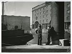 Click image for larger version. 

Name:	Stevedores, Albert Dock1945.jpg 
Views:	564 
Size:	102.0 KB 
ID:	21404